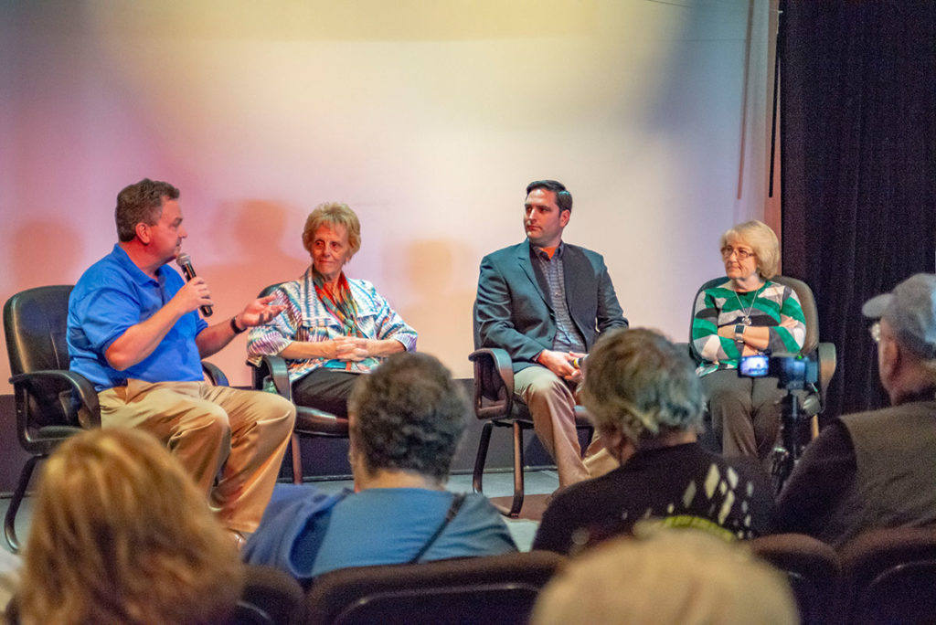 Indian River Magazine publisher, moderates a discussion