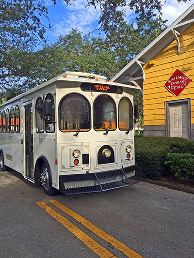A narrated trolley tour will travel around Vero Beach