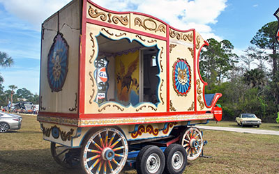 circus wagon-400