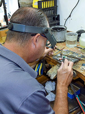 St. Lucie Jewelry and Coins makes sure every custom order is to the client’s liking.