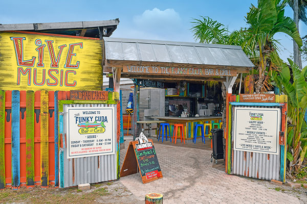 Relatively new to the northern edge of the downtown area, Funky Cuda Bar and Grill offers its customers live music and other forms of entertainment along with drinks and food.